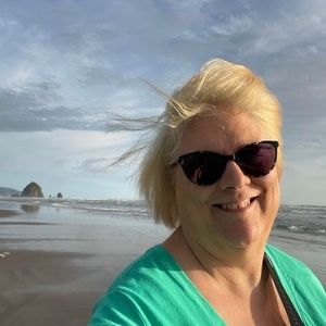 Meet your Posher, Ina